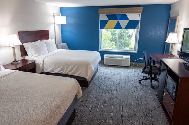 Images Holiday Inn Express & Suites Wichita Airport by IHG