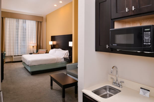 Images Holiday Inn Express & Suites Austin South by IHG