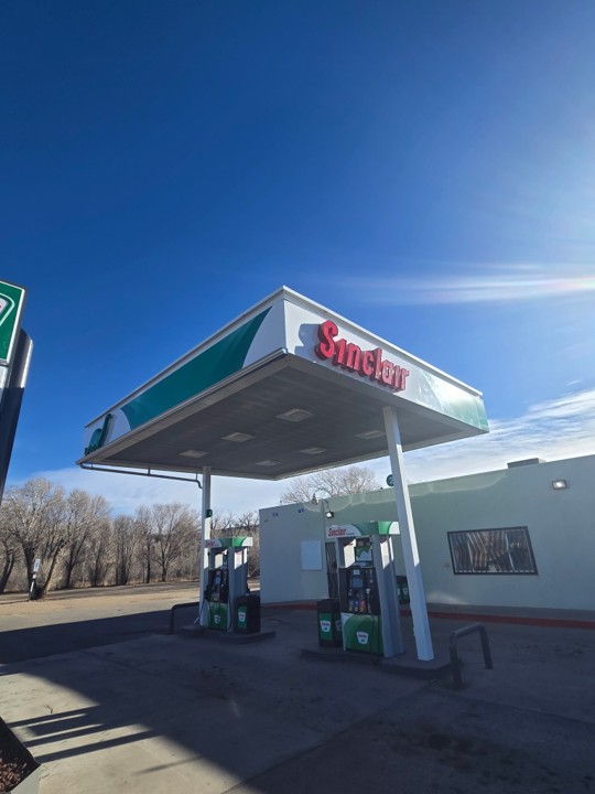Sinclair Gas Station Image