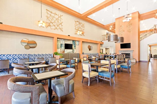 Images Hampton Inn & Suites Phoenix-Goodyear