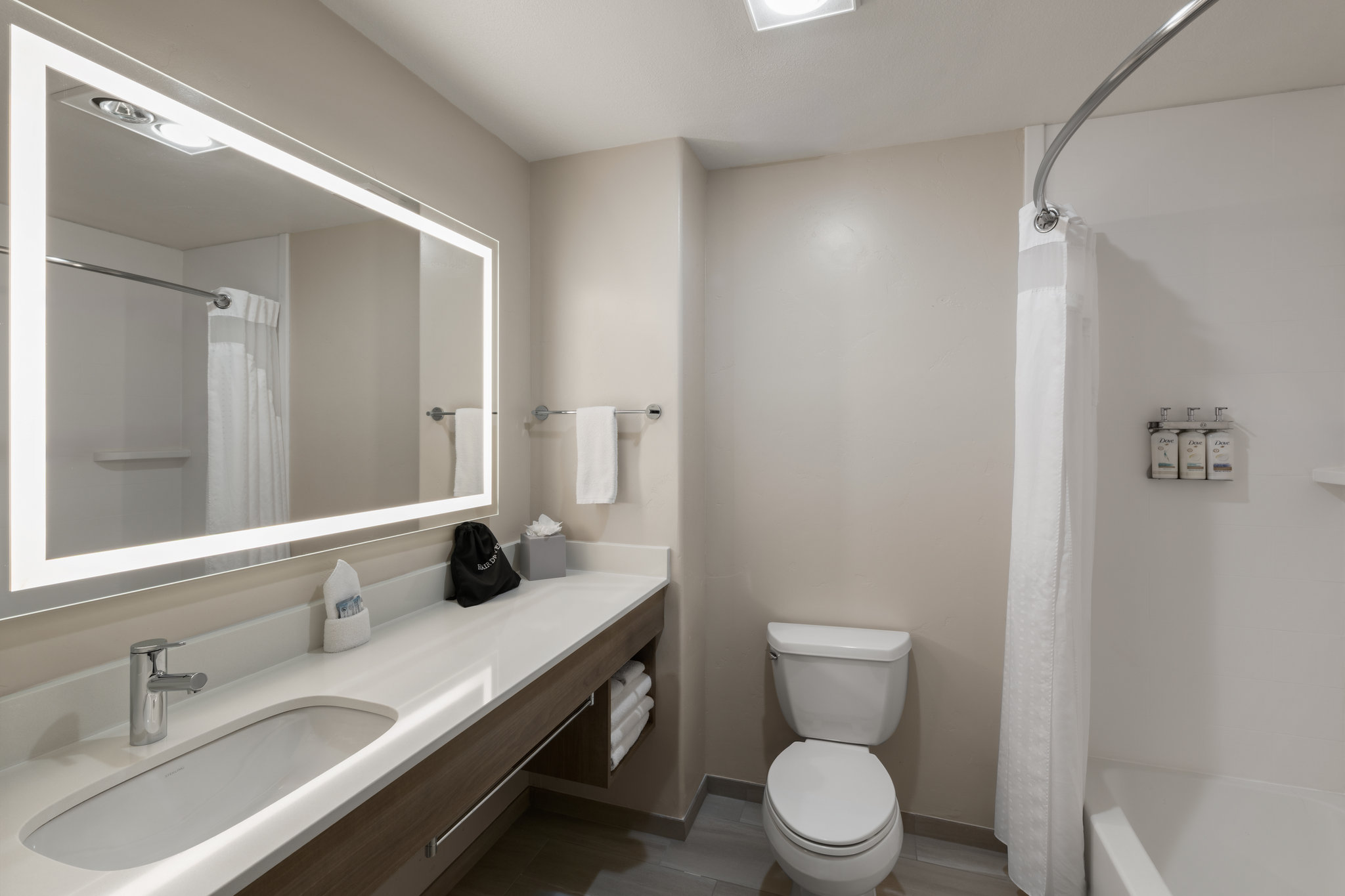 Holiday Inn Express & Suites Paso Robles by IHG Image