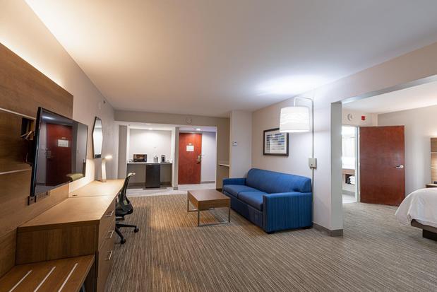 Images Holiday Inn Express & Suites Arlington North – Stadium Area by IHG