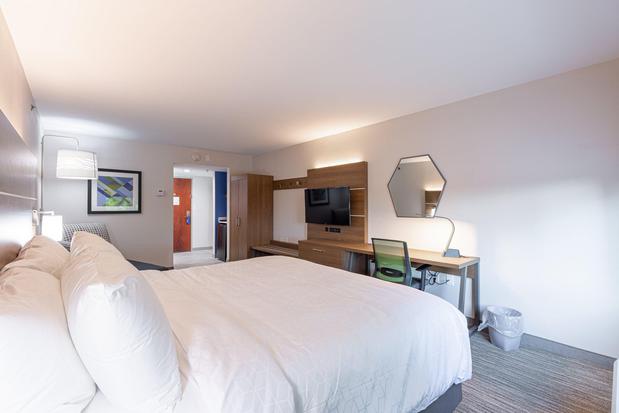 Images Holiday Inn Express & Suites Arlington North – Stadium Area by IHG