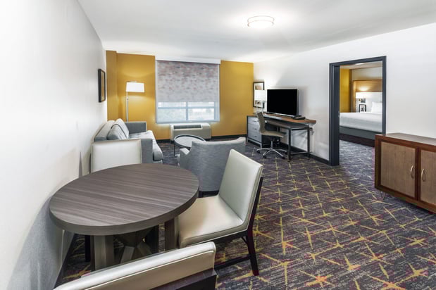Images Holiday Inn & Suites Tulsa South by IHG