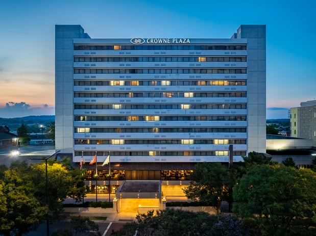 Images Crowne Plaza Knoxville Downtown University by IHG