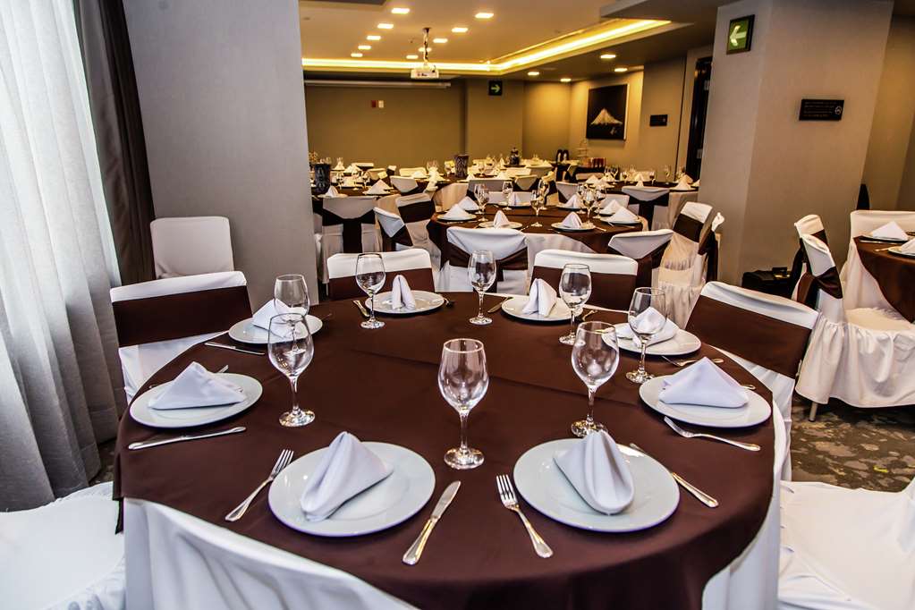 Images Hampton Inn & Suites by Hilton Puebla