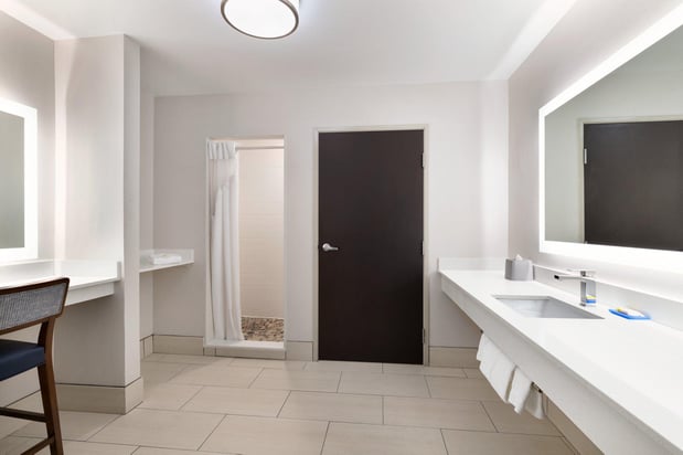 Images Holiday Inn Express & Suites Auburn - University Area by IHG