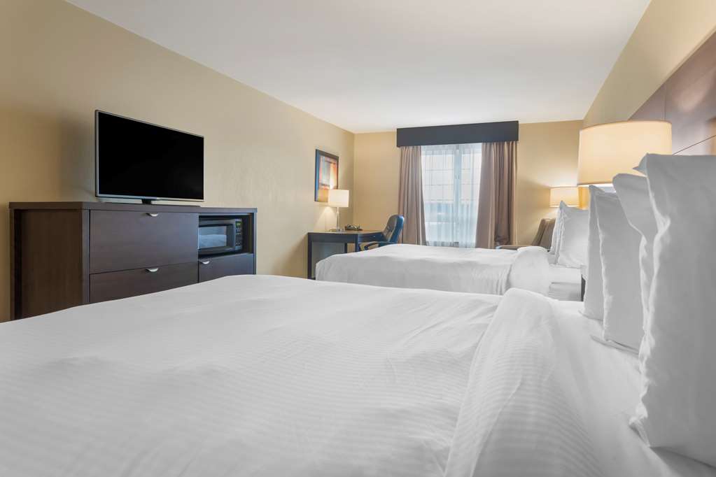 Two Queen Room Best Western Plus Saint John Hotel & Suites Saint John (506)657-9966