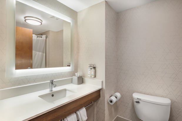 Images Holiday Inn Express & Suites Petersburg - Fort Gregg Adams by IHG