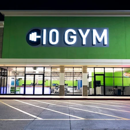 Exterior storefront and signage for 10GYM South Tulsa.