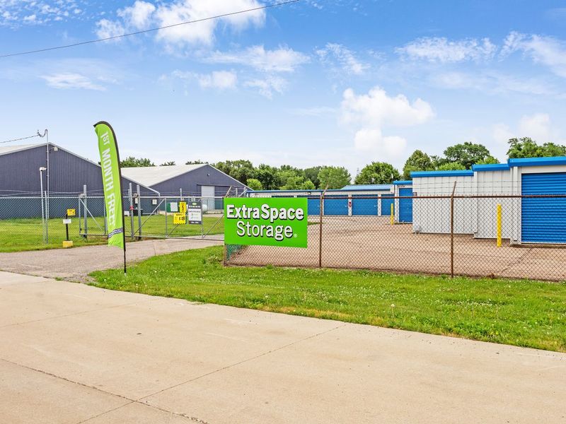 Beauty Image - Storage Express at 9514 S Powell Rd, Peoria, IL 61607 