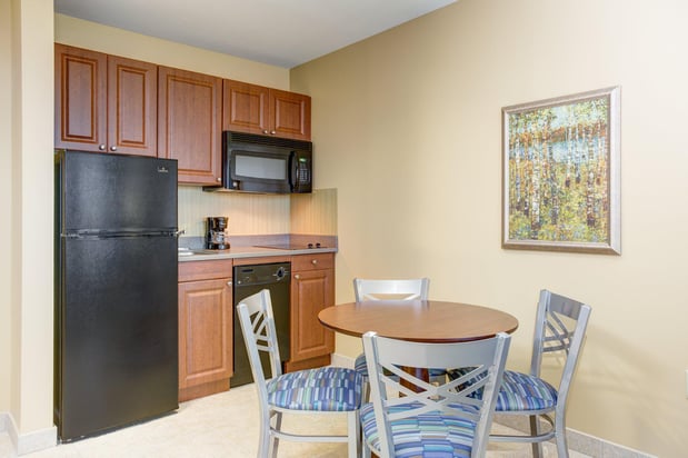 Images Holiday Inn Express Abrams Hall