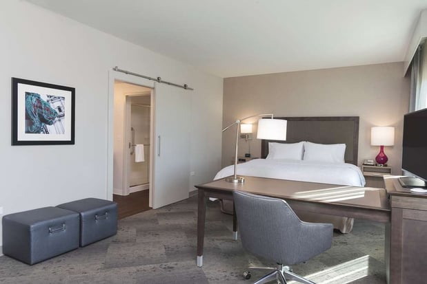 Images Hampton Inn & Suites Chicago Schaumburg
