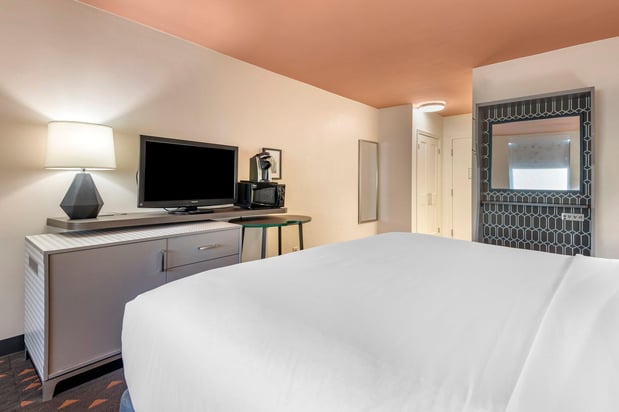 Images Holiday Inn Bangor by IHG