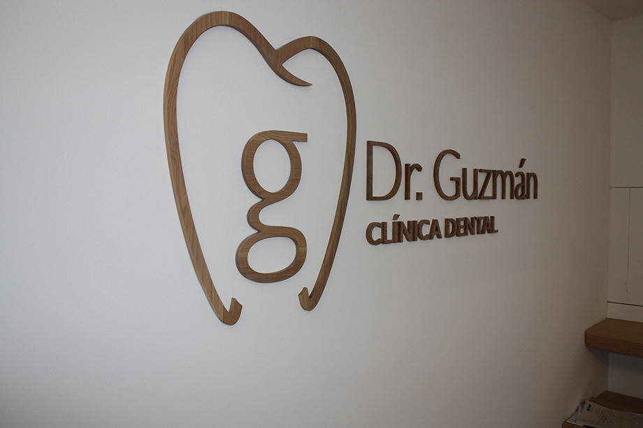 Images Dr. Guzmán Clinica Dental