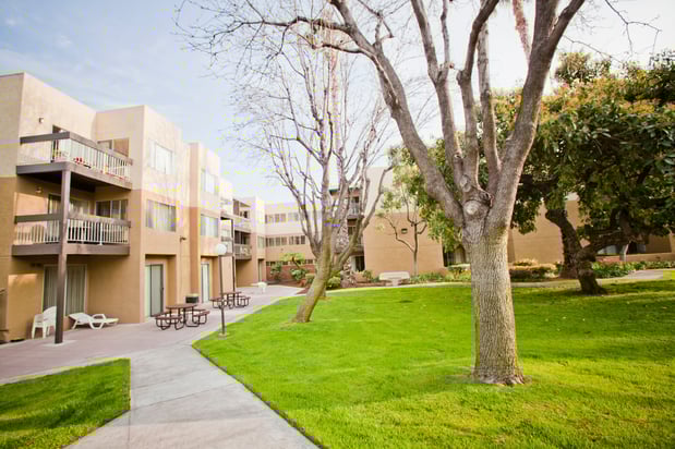 Images Oak Park Apartments