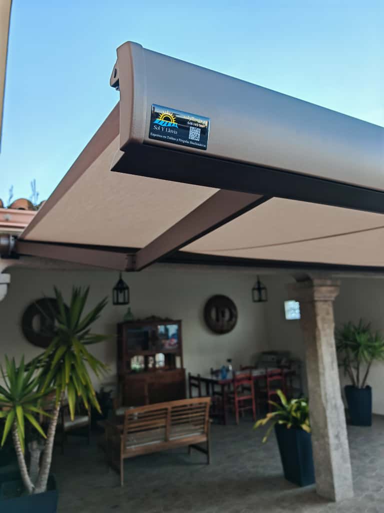 Images Sol y Lluvia - Expertos en Toldos y Pérgolas Bioclimáticas