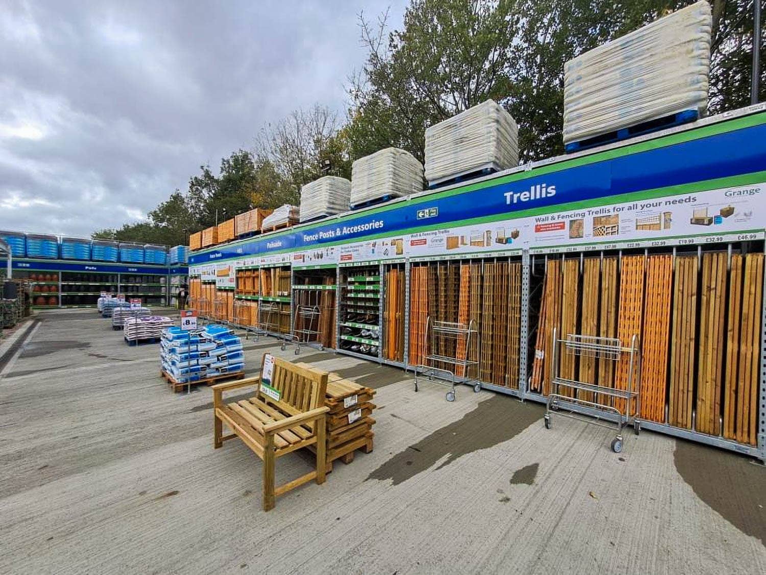 Images B&M Home Store with Garden Centre