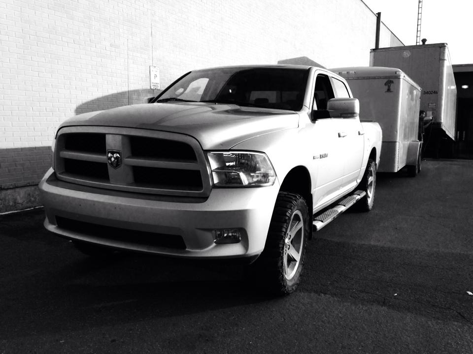 Images DB Diesel - Garage - Road Service 24h/7 - Truck - Trailer - Machinerie lourde Napierville