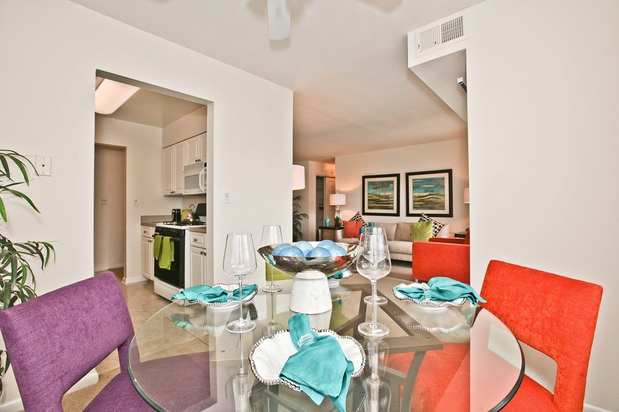 Images Fairfax Square