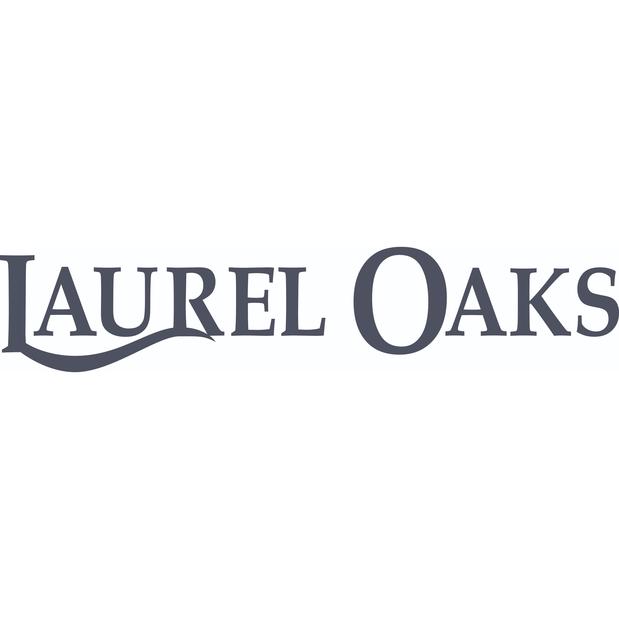 Laurel Oaks Apartments Logo
