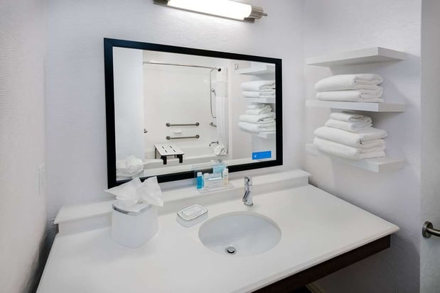 Images Hampton Inn & Suites San Antonio Brooks City Base