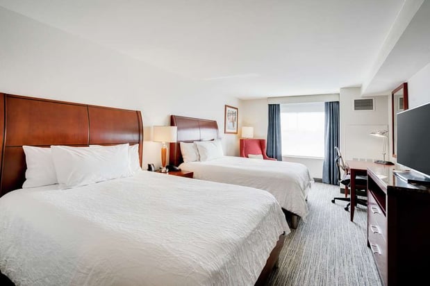 Images Hilton Garden Inn Milwaukee Airport