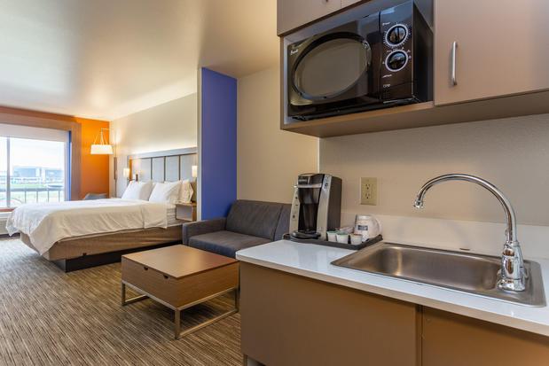 Images Holiday Inn Express & Suites Rockford-Loves Park, an IHG Hotel