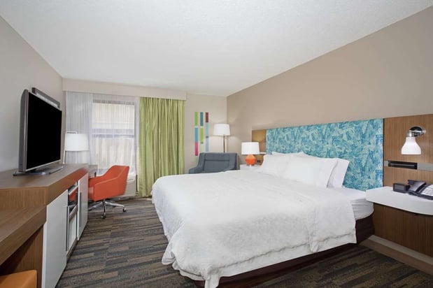 Images Hampton Inn & Suites Kansas City-Merriam