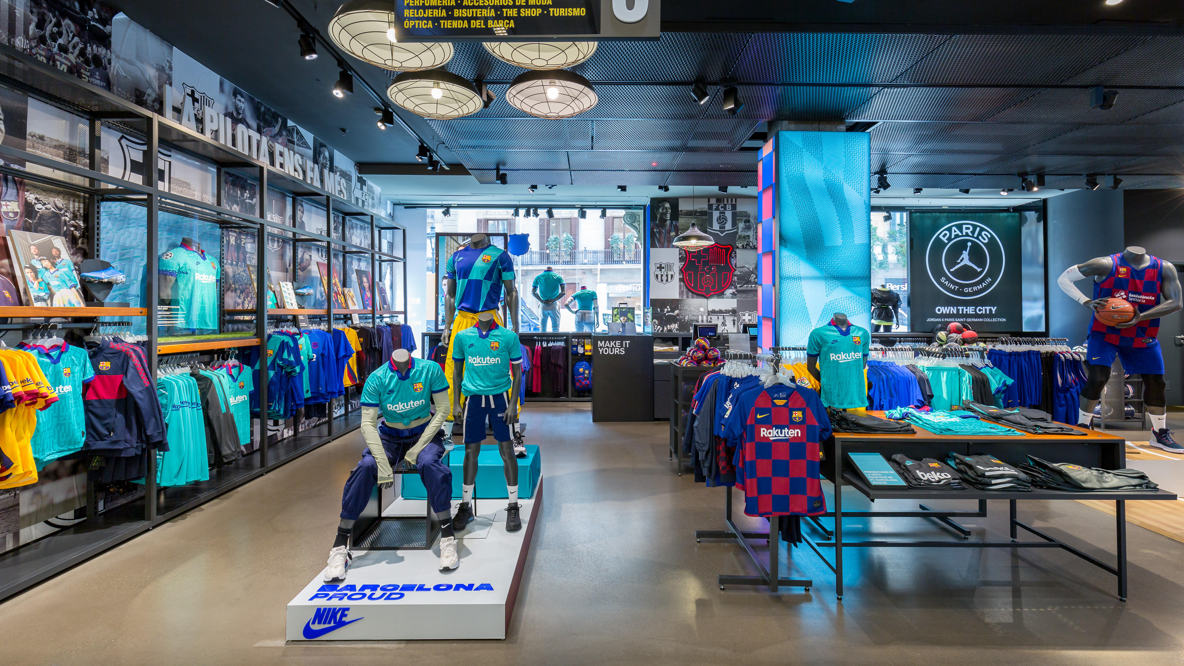 Nike Store Portal de l'Ángel Deportes Y Ocio: Artículos Y Ropas (Al Por Menor Y Accesorios) en Barcelona horarios, opiniones, TEL: 933041...) - Infobel