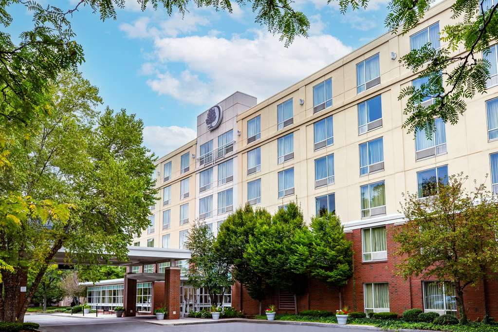 DoubleTree by Hilton Boston Bayside