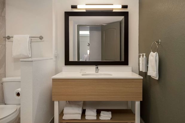 Images Spark by Hilton Rock Springs