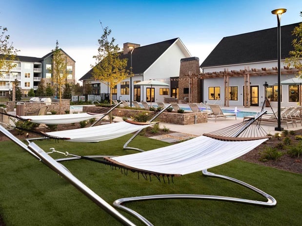 Images Advenir at Flowery Branch