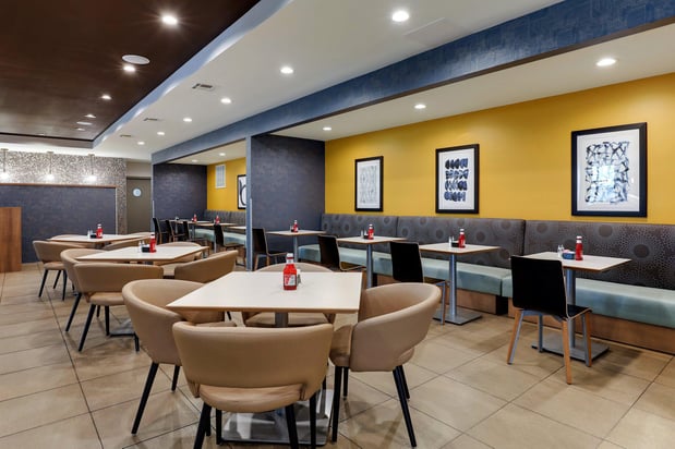 Images Holiday Inn Mobile - Airport by IHG