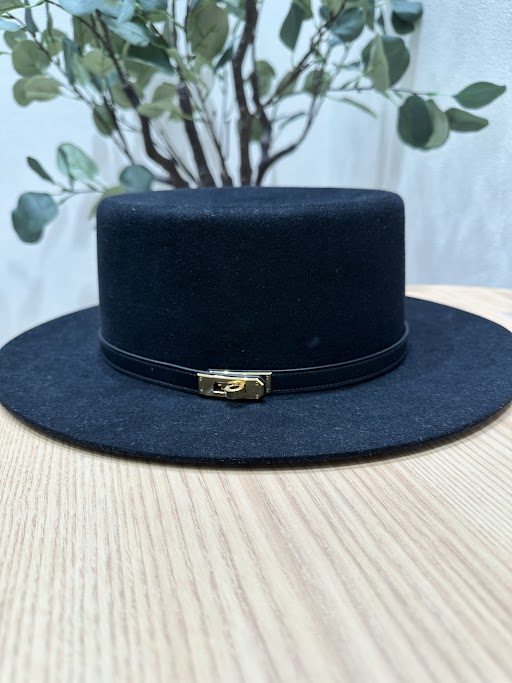 Images KOMEHYO（コメ兵）買取センタークリスタ長堀
