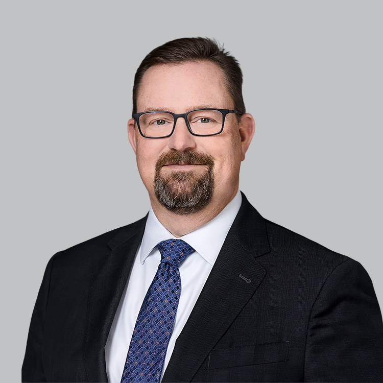 Headshot of Erik R. Anderson, a wealth advisor at Chase