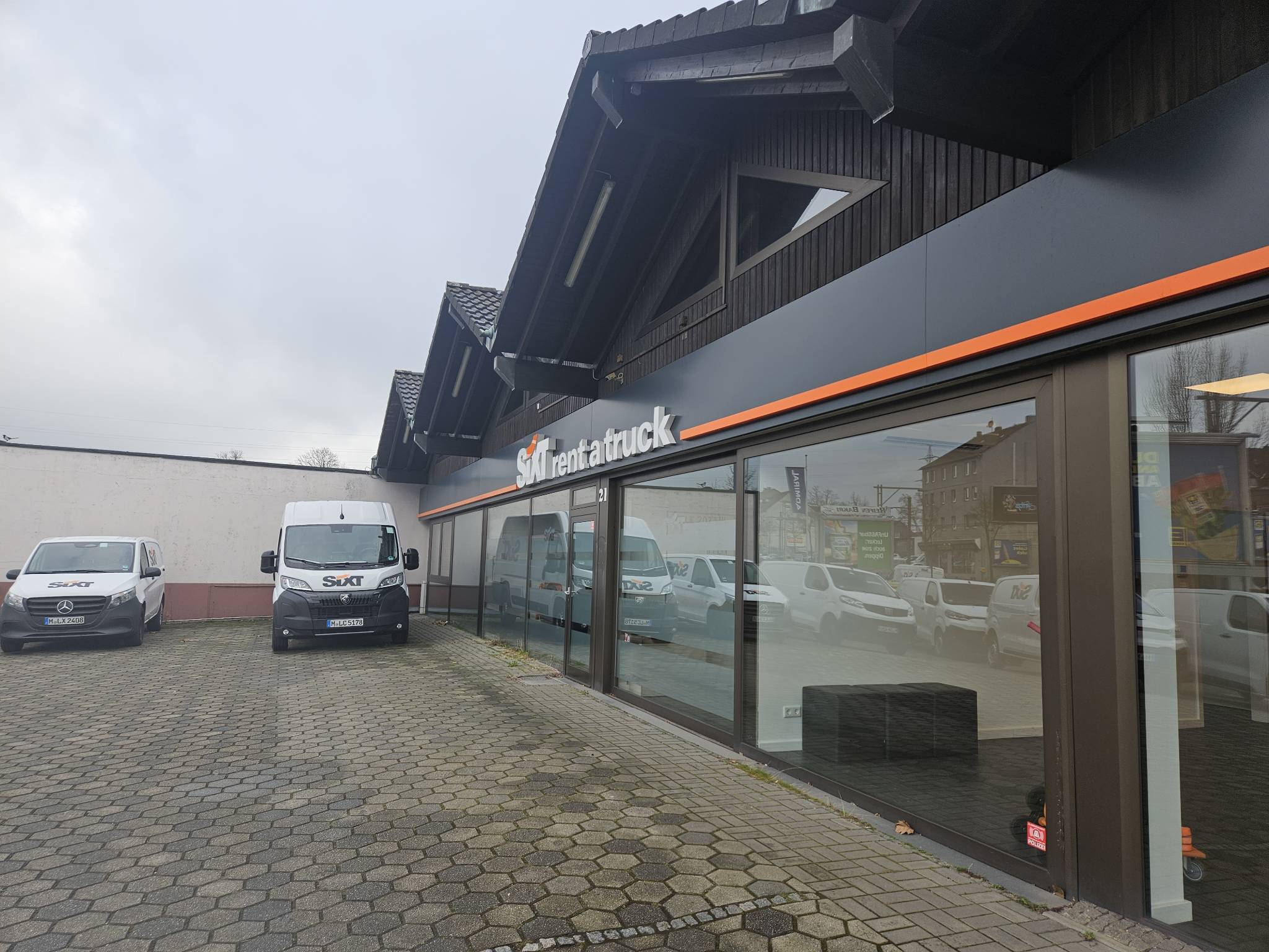 SIXT Truck Center Dortmund, Evinger Straße 21 in Dortmund