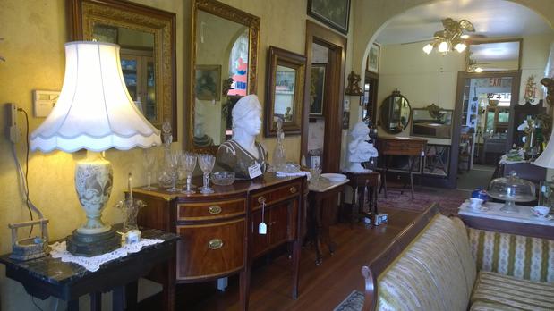 Images Magnolia House Antique Village