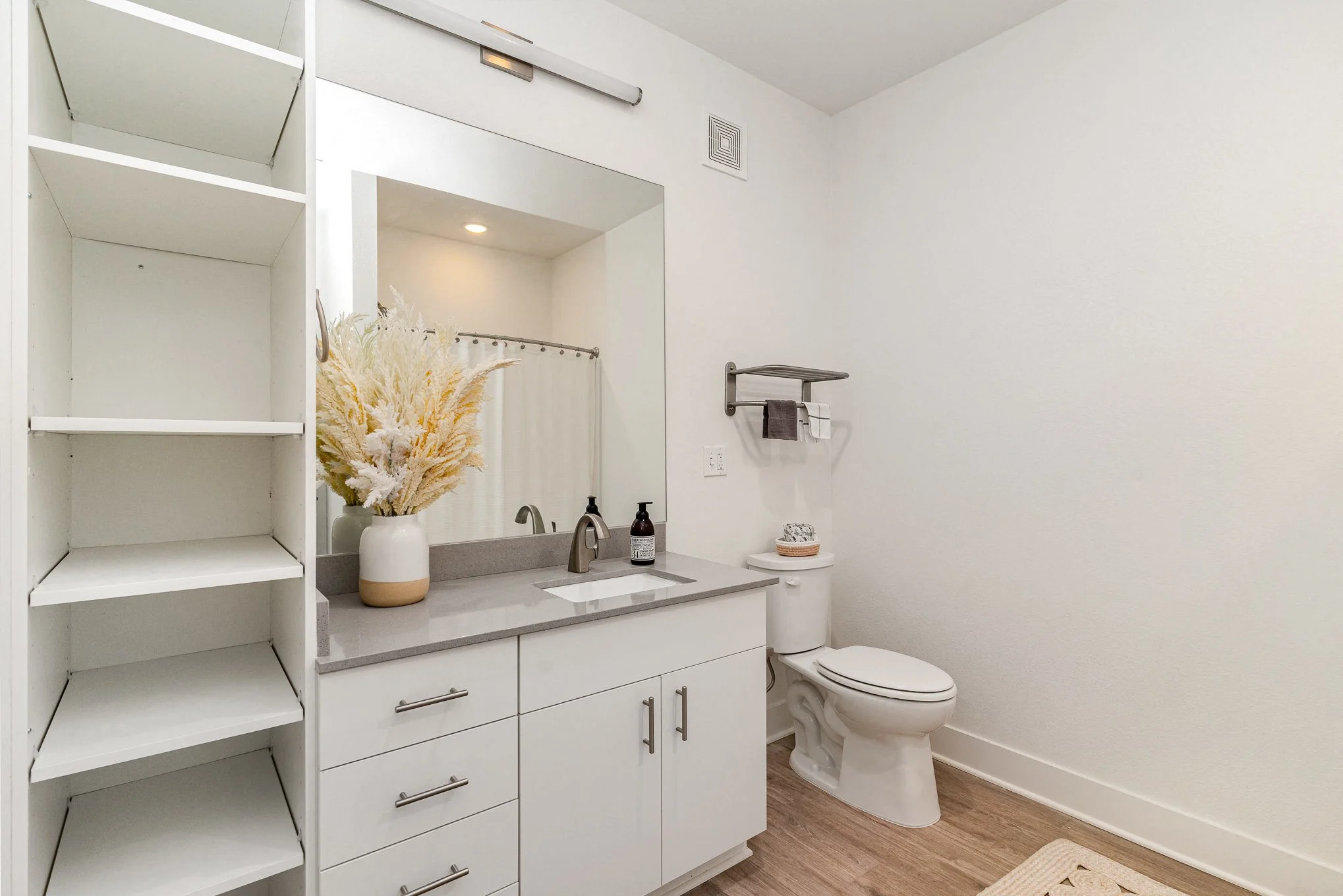 bathroom at Lansing City View Apartments 