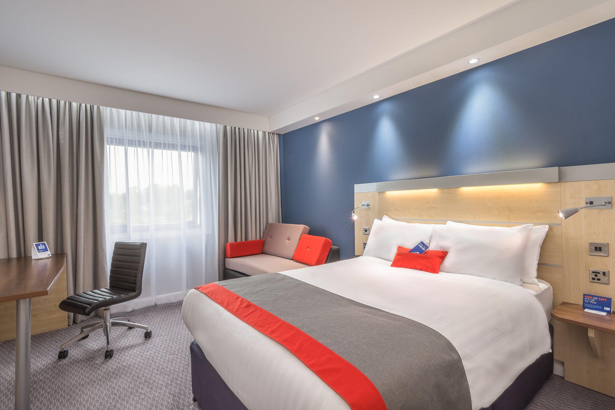 Images Holiday Inn Express Kettering, an IHG Hotel