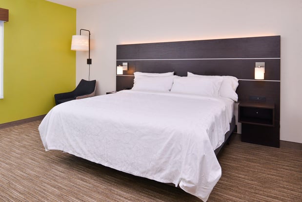 Images Holiday Inn Express & Suites Mall of America - Msp Airport by IHG