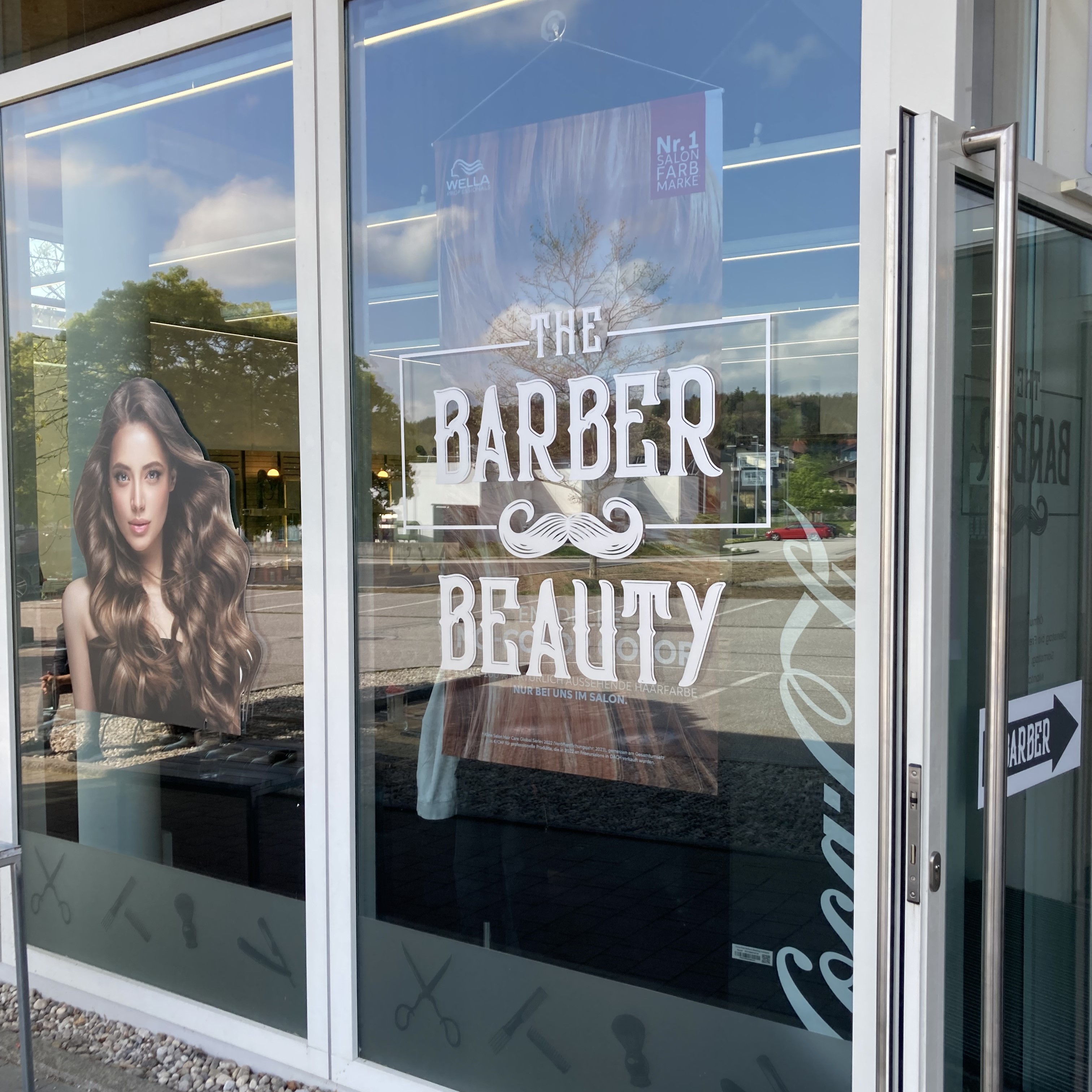 Bild 4 von The Barber & Beauty