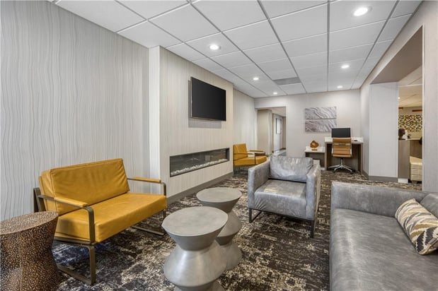 Images SureStay Plus by Best Western Chicago Lombard
