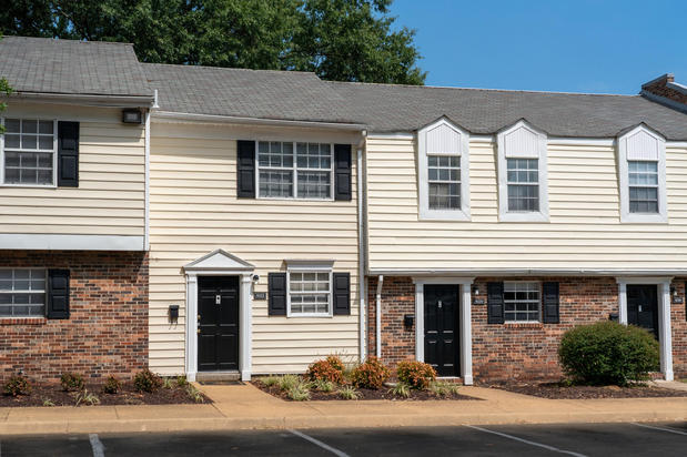 Images London Towne Apartments