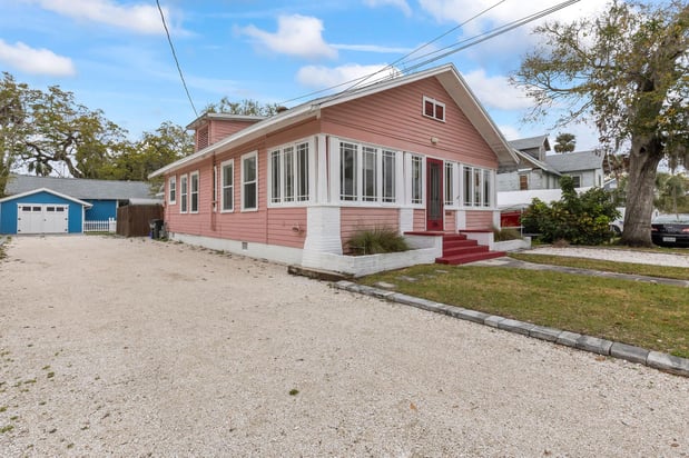 Images Robert Kirkland, Realtor for Simply Real Estate