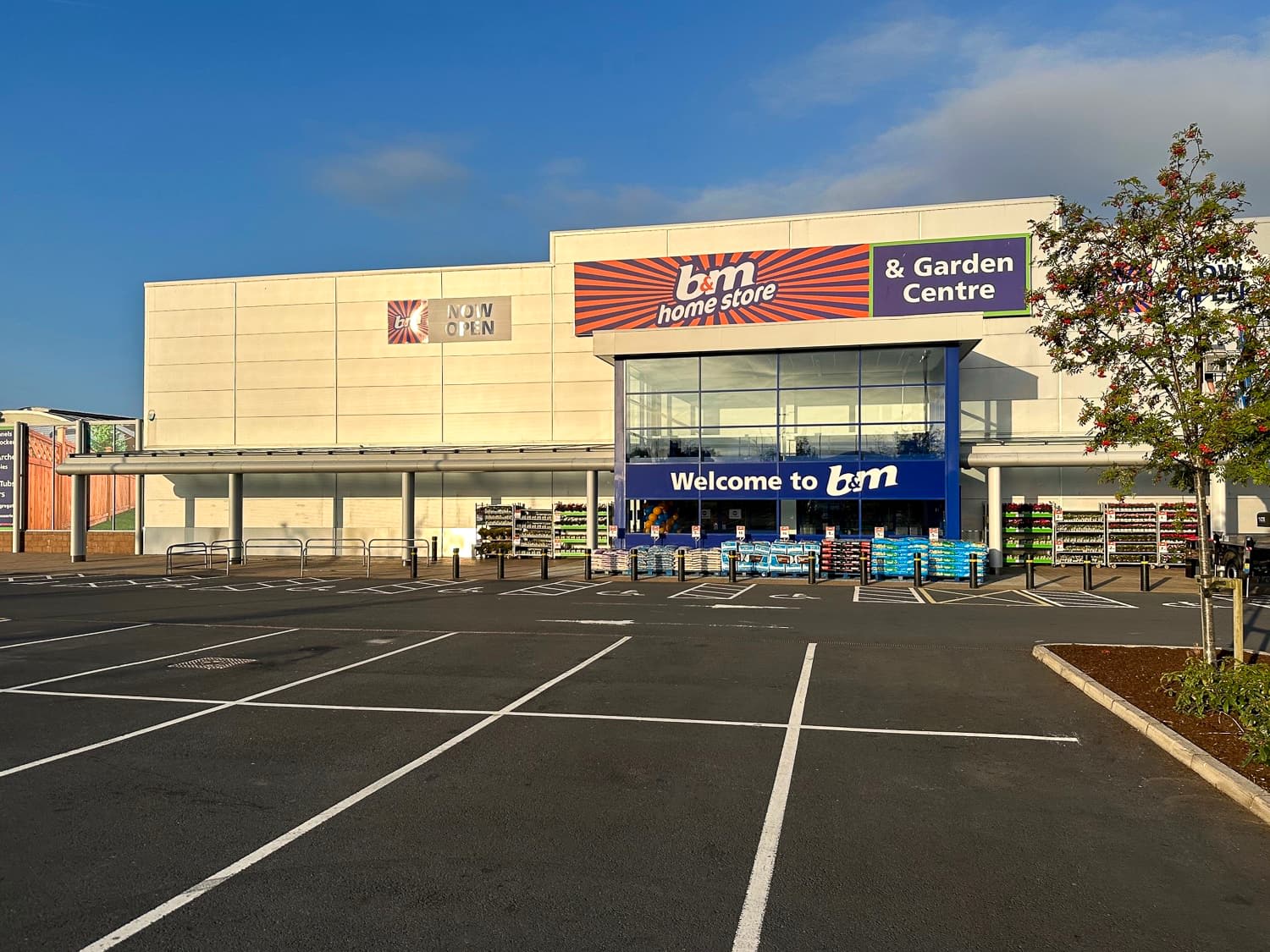Images B&M Home Store with Garden Centre