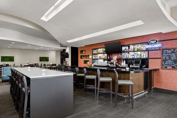 Images Embassy Suites by Hilton Newark Airport