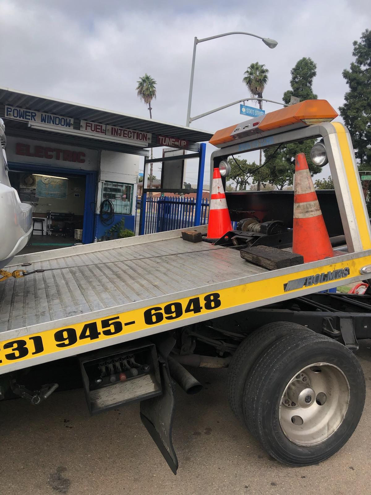 Chavez Towing - Transportation services