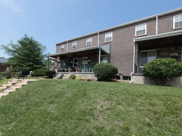 Images Foxridge Townhomes