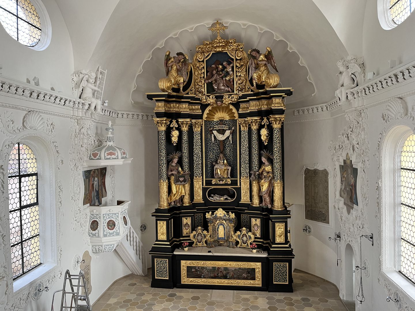 Lorenz Wolfgang Kirchenmalermeister, Zieglerweg 8 A in Buttenwiesen